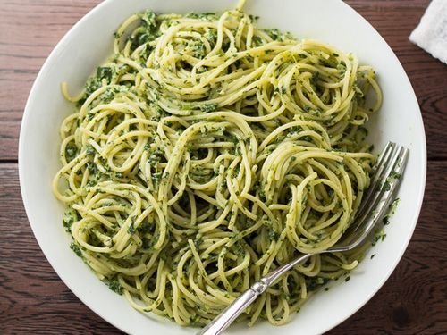 Espaguetis con hierbas aromáticas