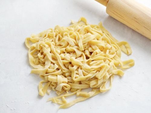 Cómo hacer pasta fresca en casa - Recetas Espaguetis