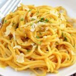 Espaguetis con calabaza y coliflor